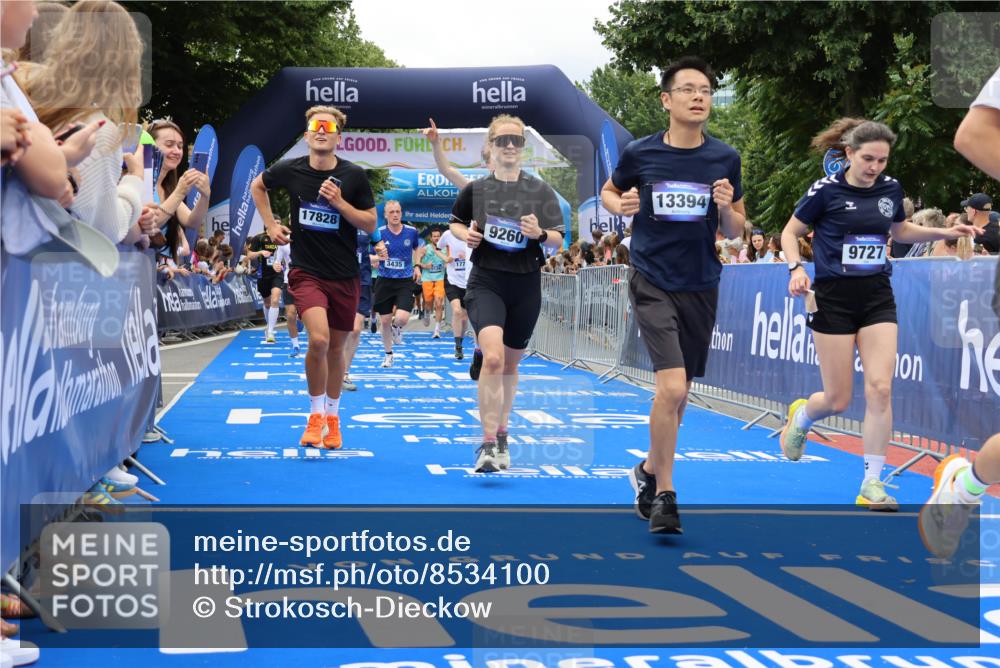 29.06.2025 - hella hamburg halbmarathon Strokosch-Dieckow http://msf.ph/oto/8534100 29.06.2025 10:57:24 Ziel 2417, 3435, 5015, 5134, 5728, 5926, 6272, 6281, 6302, 8393, 9450, 9727, 9934, 12014, 12144, 12590, 13245, 13394, 13664, 15695, 16093, 16625, 16830, 17160, 17758, 17779, 17828 meine-sportfotos.de