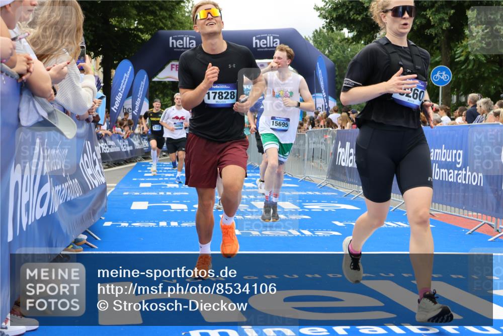 29.06.2025 - hella hamburg halbmarathon Strokosch-Dieckow http://msf.ph/oto/8534106 29.06.2025 10:57:25 Ziel 2236, 3435, 4502, 5015, 5134, 5728, 5926, 6272, 6281, 6302, 8393, 9450, 9727, 12014, 12144, 12590, 13245, 13394, 13664, 15695, 16093, 16625, 16830, 17160, 17758, 17828 meine-sportfotos.de