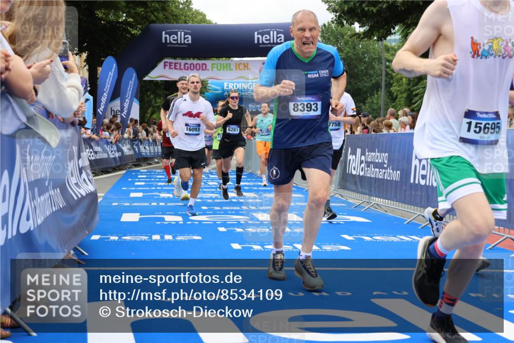 29.06.2025 - hella hamburg halbmarathon Strokosch-Dieckow http://msf.ph/oto/8534109 29.06.2025 10:57:26 Ziel 2236, 3435, 4502, 5015, 5134, 5728, 5926, 6272, 6281, 6302, 8393, 9450, 9727, 12144, 12590, 13245, 13394, 13664, 15695, 16093, 16830, 17160, 17758, 17828 meine-sportfotos.de