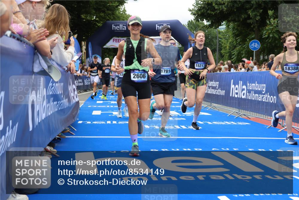 29.06.2025 - hella hamburg halbmarathon Strokosch-Dieckow http://msf.ph/oto/8534149 29.06.2025 10:57:39 Ziel 1239, 1715, 1719, 1972, 2236, 2606, 2652, 4502, 5391, 5457, 5458, 7833, 10133, 12440, 12774, 13523, 14571, 14737, 14951, 15217, 15220, 16418, 17201, 17455, 17769, 17814, 18388, 18508, 18727, 18985 meine-sportfotos.de