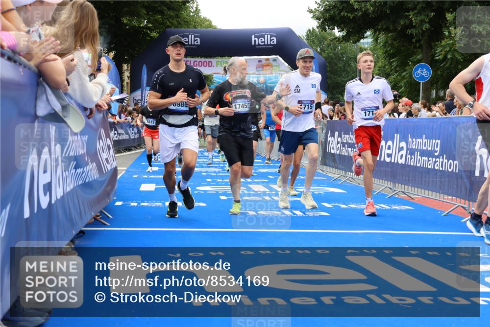29.06.2025 - hella hamburg halbmarathon Strokosch-Dieckow http://msf.ph/oto/8534169 29.06.2025 10:57:42 Ziel 1239, 1715, 1719, 1972, 2034, 2606, 5391, 7269, 7833, 10133, 10599, 10703, 12440, 12523, 12774, 13523, 14571, 14737, 14951, 15217, 15220, 16418, 16517, 17201, 17455, 17769, 17814, 18388, 18508, 18727, 18985 meine-sportfotos.de