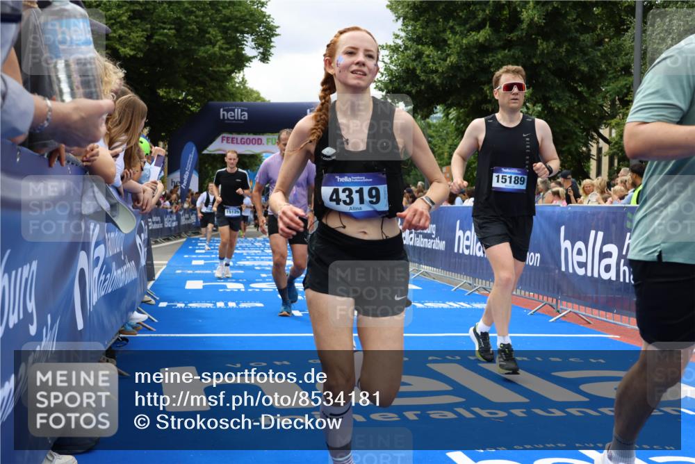 29.06.2025 - hella hamburg halbmarathon Strokosch-Dieckow http://msf.ph/oto/8534181 29.06.2025 10:58:06 Ziel 1563, 1611, 2907, 3141, 4319, 4426, 4579, 6104, 6531, 6892, 8089, 8290, 10036, 10408, 11832, 12773, 13666, 15090, 15125, 15189, 15527, 18068 meine-sportfotos.de