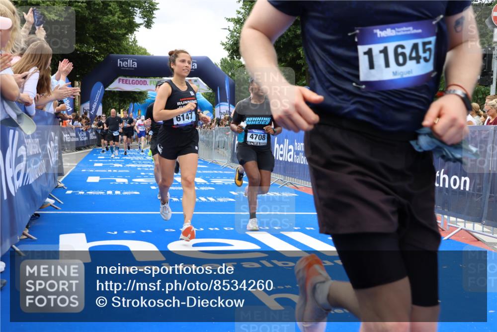29.06.2025 - hella hamburg halbmarathon Strokosch-Dieckow http://msf.ph/oto/8534260 29.06.2025 10:58:19 Ziel 1595, 4550, 4592, 4708, 4767, 5347, 6104, 6138, 6147, 7476, 9230, 9485, 11645, 11808, 14355, 14631, 15434, 16531, 17415, 18068, 18266, 18891 meine-sportfotos.de