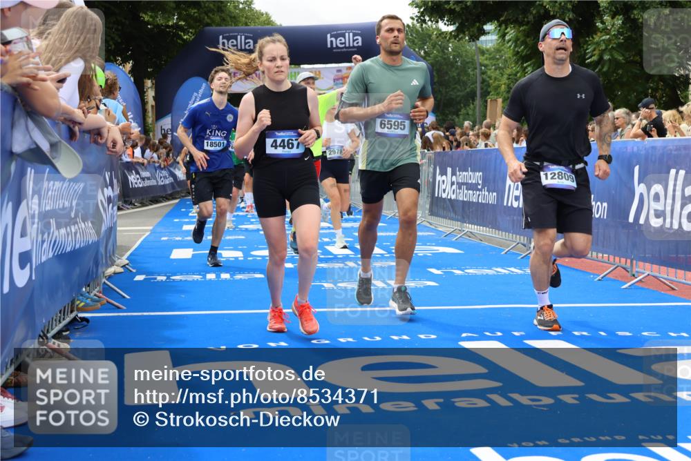 29.06.2025 - hella hamburg halbmarathon Strokosch-Dieckow http://msf.ph/oto/8534371 29.06.2025 10:58:35 Ziel 1319, 2619, 2656, 2978, 3251, 4467, 5341, 6592, 6595, 7082, 7659, 8322, 9316, 10943, 11605, 11846, 12712, 12809, 12862, 12879, 13694, 15197, 16189, 18501, 18556, 18587 meine-sportfotos.de
