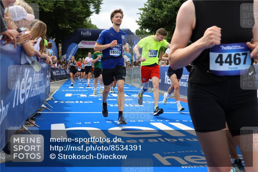 29.06.2025 - hella hamburg halbmarathon Strokosch-Dieckow http://msf.ph/oto/8534391 29.06.2025 10:58:36 Ziel 1319, 2619, 2656, 2978, 3251, 4467, 5341, 5675, 6592, 6595, 7082, 7659, 8322, 8929, 9316, 10943, 11605, 11846, 12712, 12809, 12862, 12879, 13512, 13694, 15197, 16189, 18501, 18556, 18587 meine-sportfotos.de