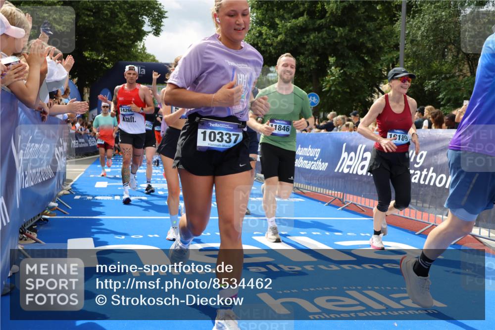29.06.2025 - hella hamburg halbmarathon Strokosch-Dieckow http://msf.ph/oto/8534462 29.06.2025 10:58:42 Ziel 1319, 2488, 2619, 2656, 2840, 5277, 5675, 6592, 6595, 6720, 7659, 8322, 8929, 10268, 10539, 10943, 11605, 11846, 12862, 13512, 13694, 13880, 14266, 14902, 14965, 15197, 16189, 17405, 17630, 17839, 18232, 18501, 18587, 18954 meine-sportfotos.de