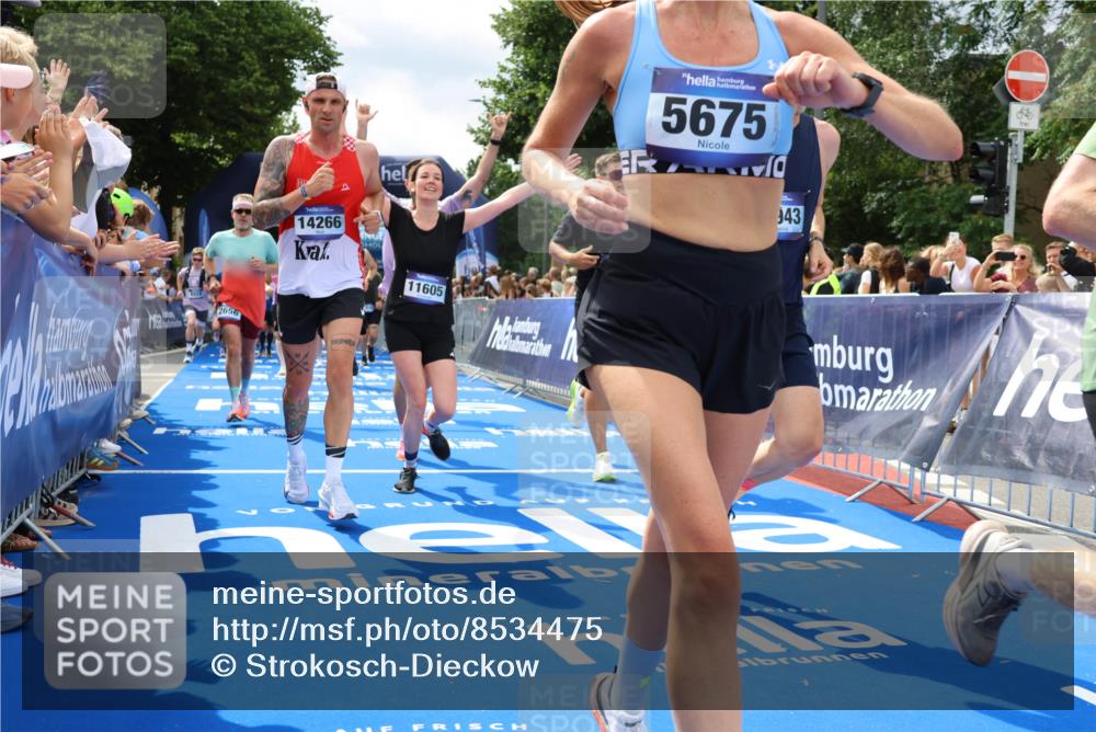 29.06.2025 - hella hamburg halbmarathon Strokosch-Dieckow http://msf.ph/oto/8534475 29.06.2025 10:58:43 Ziel 1319, 2488, 2656, 2840, 3859, 5277, 5675, 6592, 6720, 7659, 8322, 8807, 8929, 10268, 10539, 10943, 11605, 11846, 12862, 13512, 13694, 13880, 14266, 14902, 14965, 15197, 16189, 17405, 17630, 17839, 18232, 18587, 18954 meine-sportfotos.de