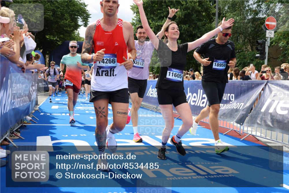 29.06.2025 - hella hamburg halbmarathon Strokosch-Dieckow http://msf.ph/oto/8534485 29.06.2025 10:58:44 Ziel 1319, 2159, 2488, 2656, 2840, 3859, 5277, 5675, 6592, 6720, 8322, 8807, 8929, 10268, 10539, 10943, 11605, 11846, 12862, 13512, 13694, 13880, 14266, 14902, 14965, 15197, 16189, 17405, 17630, 17839, 18232, 18587, 18954 meine-sportfotos.de
