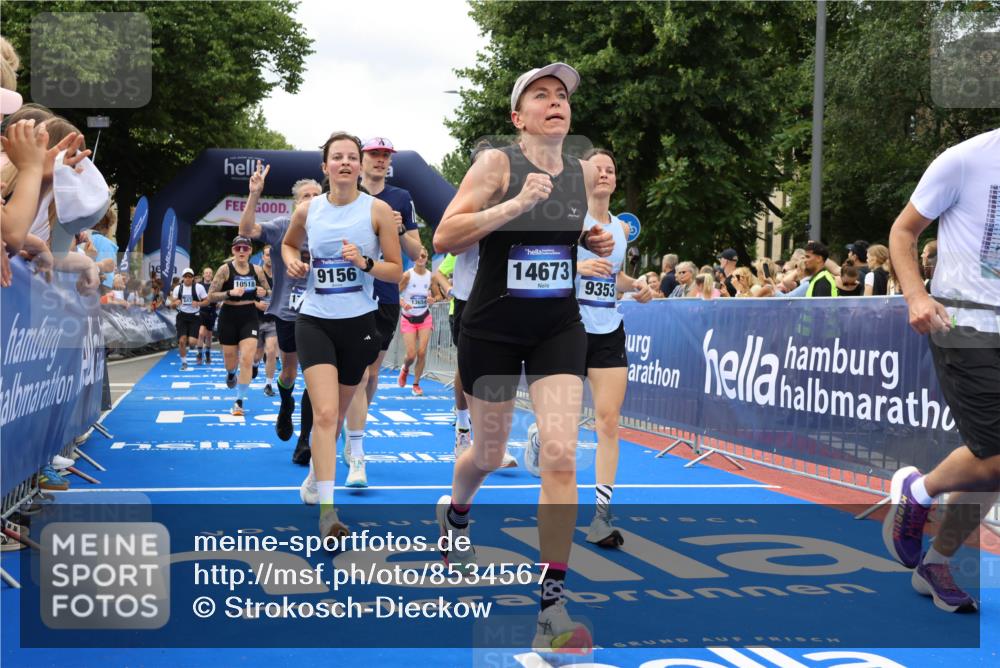 29.06.2025 - hella hamburg halbmarathon Strokosch-Dieckow http://msf.ph/oto/8534567 29.06.2025 10:58:53 Ziel 2159, 2488, 2840, 3859, 4632, 4833, 5277, 5885, 6438, 6720, 6860, 7223, 8807, 9156, 9353, 9835, 10268, 10518, 10539, 10788, 10915, 11935, 12734, 12735, 13654, 14673, 14965, 17405, 17531, 17630, 17810, 17827, 17931, 18180, 18232, 18682, 18833, 18954, 19002, 19003 meine-sportfotos.de