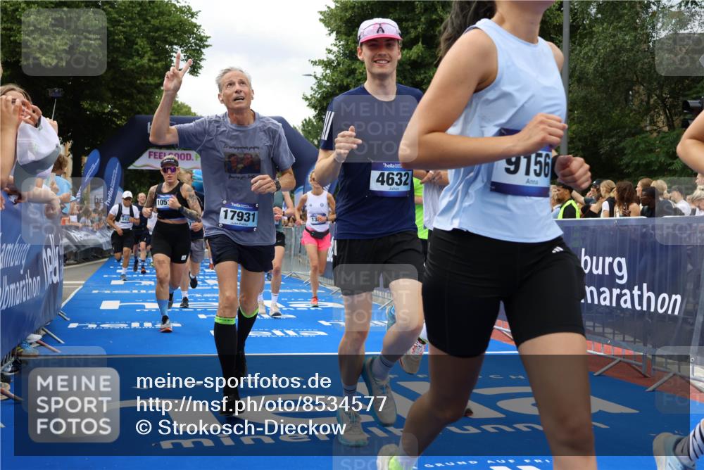 29.06.2025 - hella hamburg halbmarathon Strokosch-Dieckow http://msf.ph/oto/8534577 29.06.2025 10:58:54 Ziel 2159, 2488, 3859, 4632, 4833, 5277, 5885, 6438, 6720, 6860, 7223, 8807, 9156, 9353, 9835, 10268, 10518, 10539, 10788, 10915, 11935, 12734, 12735, 13654, 14673, 14965, 17405, 17531, 17630, 17810, 17827, 17852, 17931, 18180, 18232, 18682, 18833, 18954, 19002, 19003 meine-sportfotos.de
