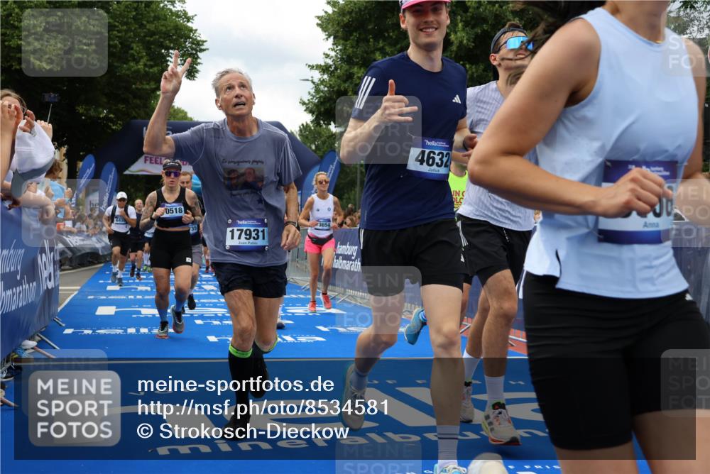 29.06.2025 - hella hamburg halbmarathon Strokosch-Dieckow http://msf.ph/oto/8534581 29.06.2025 10:58:54 Ziel 2159, 2488, 3859, 4632, 4833, 5277, 5885, 6438, 6720, 6860, 7223, 8807, 9156, 9353, 9835, 10268, 10518, 10539, 10788, 10915, 11935, 12734, 12735, 13654, 14673, 14965, 17405, 17531, 17630, 17810, 17827, 17852, 17931, 18180, 18232, 18682, 18833, 18954, 19002, 19003 meine-sportfotos.de