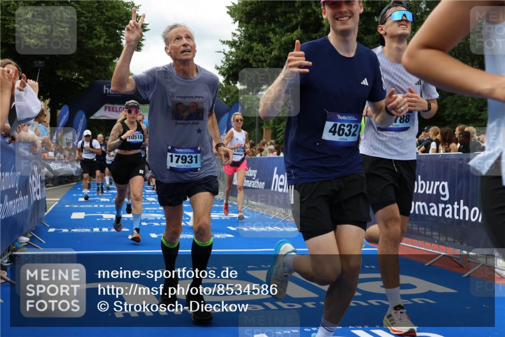 29.06.2025 - hella hamburg halbmarathon Strokosch-Dieckow http://msf.ph/oto/8534586 29.06.2025 10:58:54 Ziel 2159, 2488, 3859, 4632, 4833, 5277, 5885, 6438, 6720, 6860, 7223, 8807, 9156, 9353, 9835, 10268, 10518, 10539, 10788, 10915, 11935, 12734, 12735, 13654, 14673, 14965, 17405, 17531, 17630, 17810, 17827, 17852, 17931, 18180, 18232, 18682, 18833, 18954, 19002, 19003 meine-sportfotos.de