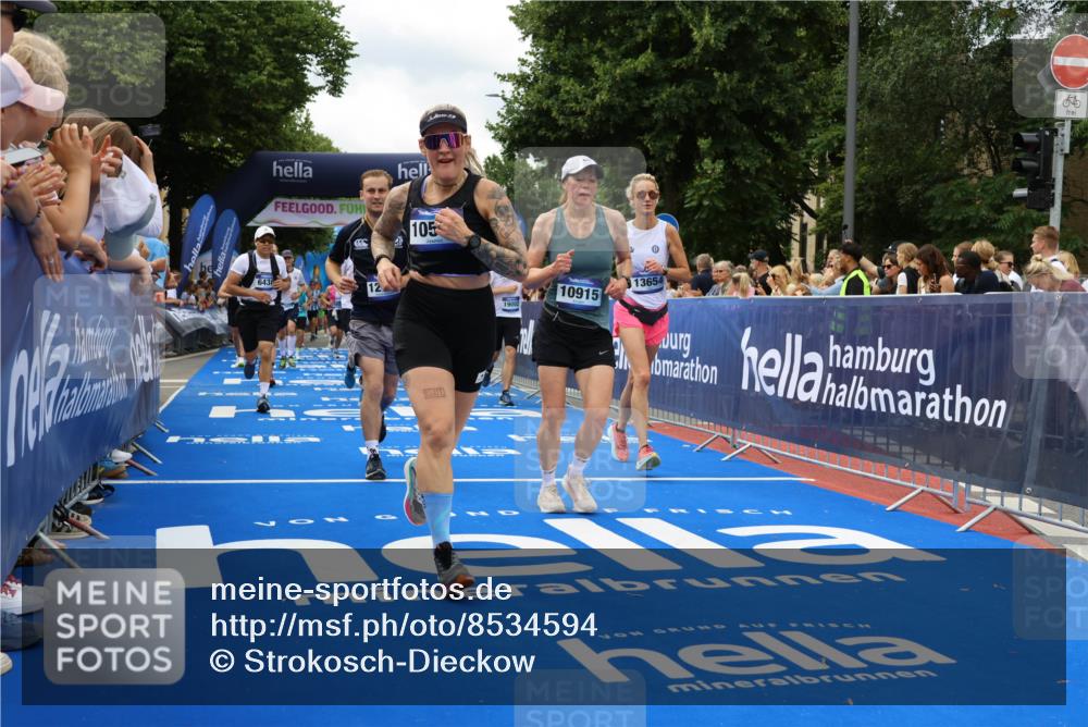 29.06.2025 - hella hamburg halbmarathon Strokosch-Dieckow http://msf.ph/oto/8534594 29.06.2025 10:58:55 Ziel 2159, 3859, 4632, 4833, 5277, 5885, 6438, 6860, 7223, 8807, 9156, 9353, 9835, 10020, 10268, 10518, 10788, 10915, 11935, 12734, 12735, 13287, 13654, 14673, 17405, 17531, 17810, 17827, 17852, 17931, 18180, 18232, 18682, 18833, 18954, 19002, 19003 meine-sportfotos.de