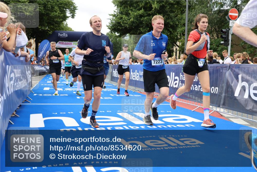 29.06.2025 - hella hamburg halbmarathon Strokosch-Dieckow http://msf.ph/oto/8534620 29.06.2025 10:58:59 Ziel 3181, 4632, 4833, 5885, 6438, 6860, 7223, 9156, 9353, 9835, 10020, 10518, 10788, 10915, 11935, 12564, 12734, 12735, 13287, 13583, 13654, 14673, 15785, 17531, 17810, 17827, 17852, 17931, 18180, 18682, 18833, 19002, 19003 meine-sportfotos.de