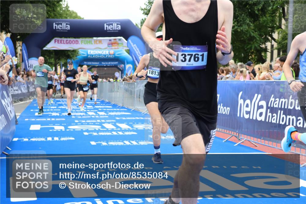 29.06.2025 - hella hamburg halbmarathon Strokosch-Dieckow http://msf.ph/oto/8535084 29.06.2025 11:00:05 Ziel 3279, 5272, 6327, 6470, 7636, 8326, 8749, 9006, 10896, 11250, 13761, 14471, 16439, 16980, 17176, 18130, 18377, 19015 meine-sportfotos.de