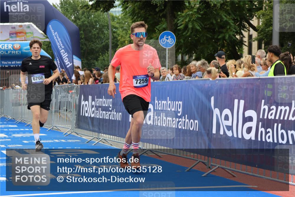 29.06.2025 - hella hamburg halbmarathon Strokosch-Dieckow http://msf.ph/oto/8535128 29.06.2025 11:00:43 Ziel 1414, 1653, 4013, 6708, 7259, 7306, 8003, 8923, 10281, 10301, 11702, 11782, 12406, 12491, 13958, 13993, 15914, 16621, 16910, 18029, 18112, 19159 meine-sportfotos.de