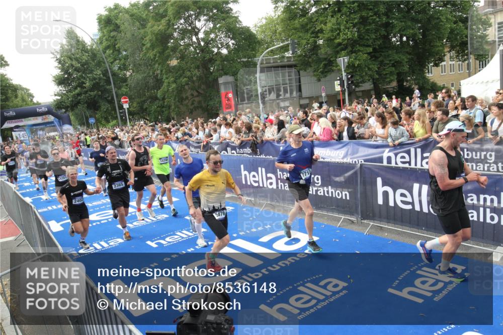 29.06.2025 - hella hamburg halbmarathon Michael Strokosch http://msf.ph/oto/8536148 29.06.2025 10:44:41 Ziel  meine-sportfotos.de
