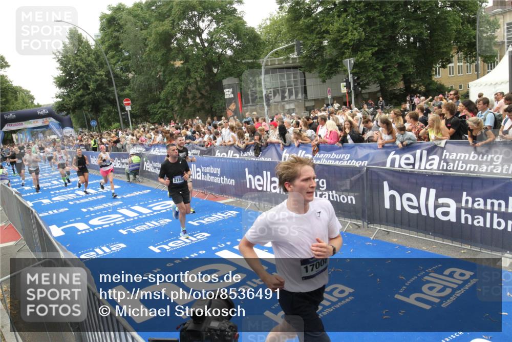 29.06.2025 - hella hamburg halbmarathon Michael Strokosch http://msf.ph/oto/8536491 29.06.2025 10:46:06 Ziel  meine-sportfotos.de