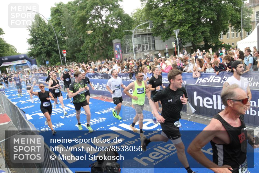 29.06.2025 - hella hamburg halbmarathon Michael Strokosch http://msf.ph/oto/8538056 29.06.2025 10:52:18 Ziel  meine-sportfotos.de