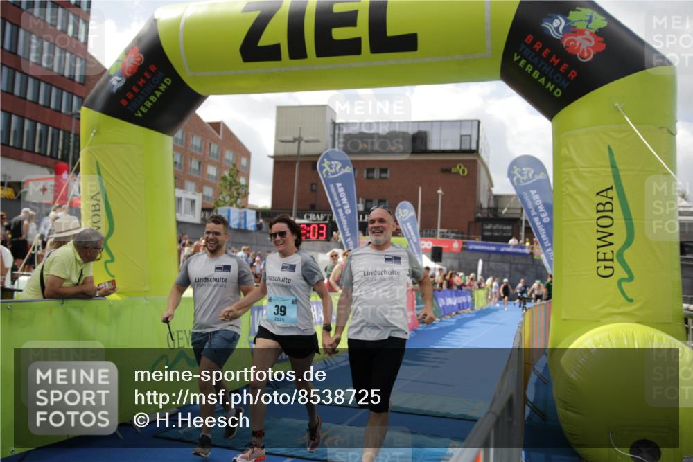 10.08.2025 - GEWOBA Citytriathlon Bremen H.Heesch http://msf.ph/oto/8538725 10.08.2025 11:45:40 Ziel 39, 227 meine-sportfotos.de
