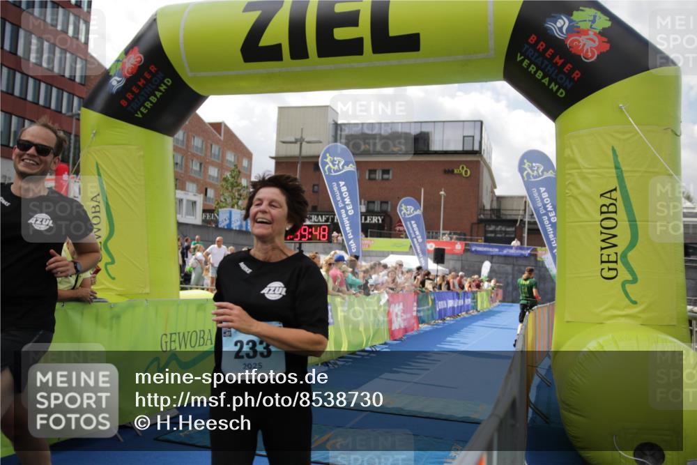 10.08.2025 - GEWOBA Citytriathlon Bremen H.Heesch http://msf.ph/oto/8538730 10.08.2025 11:43:25 Ziel 93, 233 meine-sportfotos.de