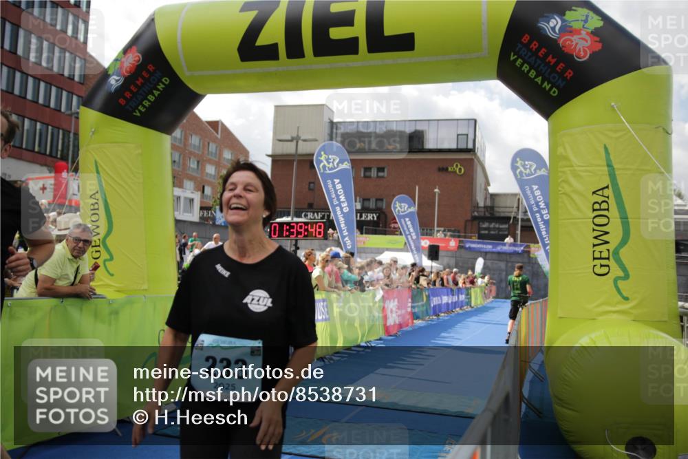 10.08.2025 - GEWOBA Citytriathlon Bremen H.Heesch http://msf.ph/oto/8538731 10.08.2025 11:43:25 Ziel 93, 233 meine-sportfotos.de