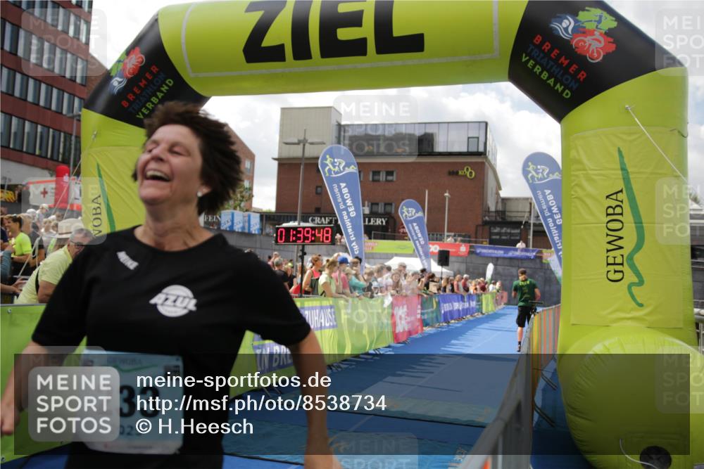 10.08.2025 - GEWOBA Citytriathlon Bremen H.Heesch http://msf.ph/oto/8538734 10.08.2025 11:43:26 Ziel 93, 233 meine-sportfotos.de