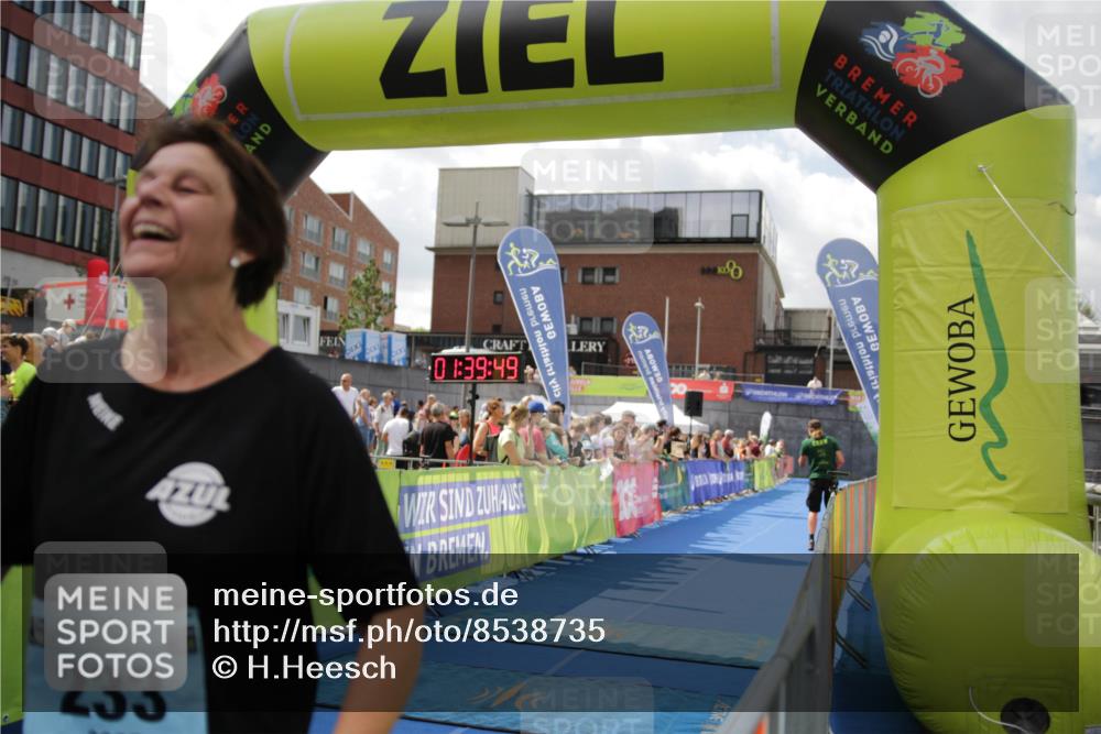 10.08.2025 - GEWOBA Citytriathlon Bremen H.Heesch http://msf.ph/oto/8538735 10.08.2025 11:43:26 Ziel 93, 233 meine-sportfotos.de