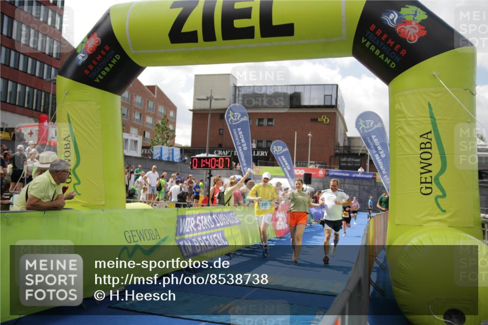 10.08.2025 - GEWOBA Citytriathlon Bremen H.Heesch http://msf.ph/oto/8538738 10.08.2025 11:43:44 Ziel 201 meine-sportfotos.de