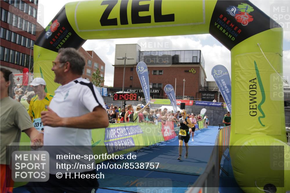 10.08.2025 - GEWOBA Citytriathlon Bremen H.Heesch http://msf.ph/oto/8538757 10.08.2025 11:43:46 Ziel 201 meine-sportfotos.de