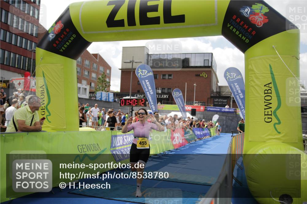 10.08.2025 - GEWOBA Citytriathlon Bremen H.Heesch http://msf.ph/oto/8538780 10.08.2025 11:43:49 Ziel 201, 455, 475 meine-sportfotos.de