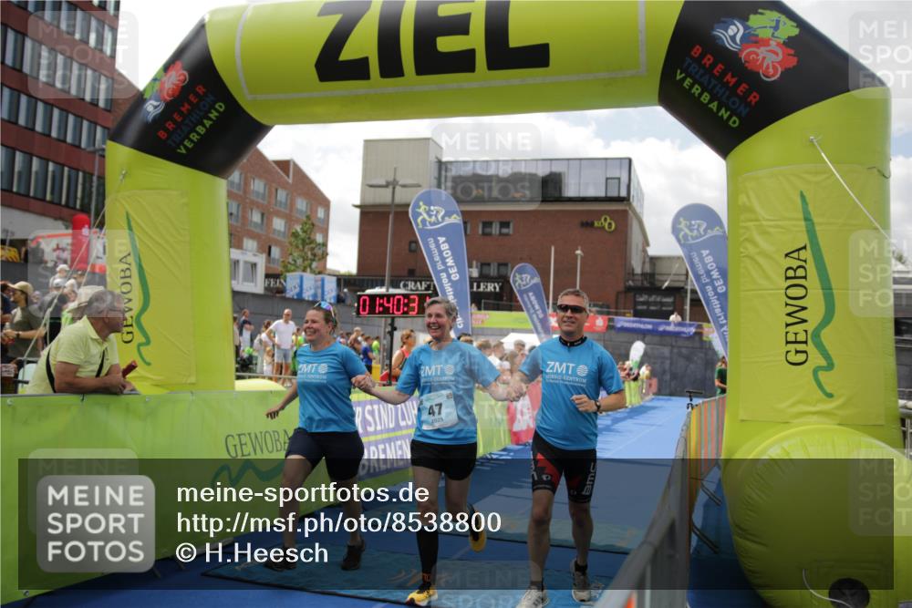 10.08.2025 - GEWOBA Citytriathlon Bremen H.Heesch http://msf.ph/oto/8538800 10.08.2025 11:44:08 Ziel 47 meine-sportfotos.de