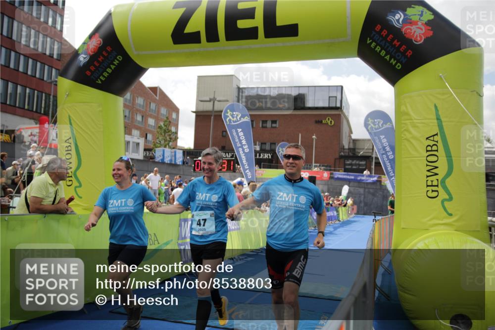 10.08.2025 - GEWOBA Citytriathlon Bremen H.Heesch http://msf.ph/oto/8538803 10.08.2025 11:44:08 Ziel 47 meine-sportfotos.de