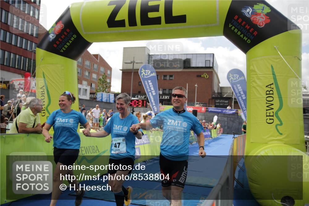 10.08.2025 - GEWOBA Citytriathlon Bremen H.Heesch http://msf.ph/oto/8538804 10.08.2025 11:44:08 Ziel 47 meine-sportfotos.de