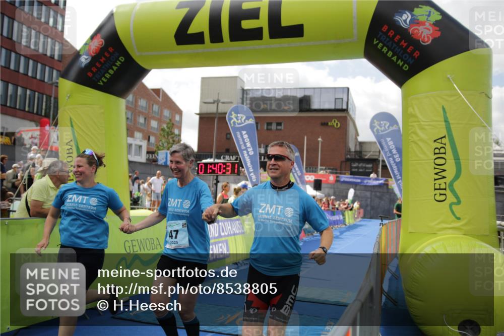 10.08.2025 - GEWOBA Citytriathlon Bremen H.Heesch http://msf.ph/oto/8538805 10.08.2025 11:44:08 Ziel 47 meine-sportfotos.de