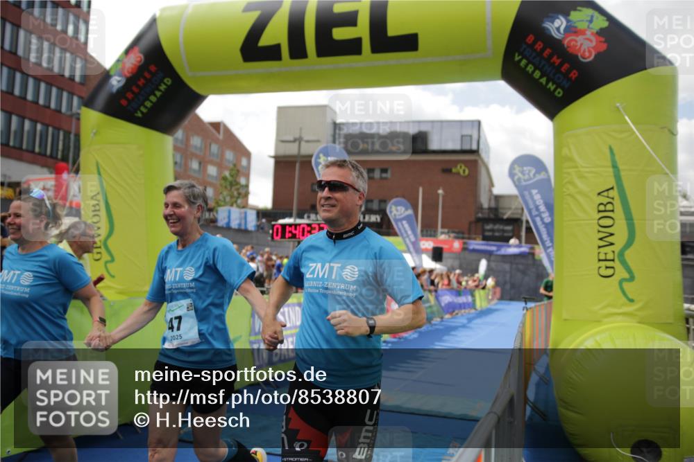 10.08.2025 - GEWOBA Citytriathlon Bremen H.Heesch http://msf.ph/oto/8538807 10.08.2025 11:44:09 Ziel 47 meine-sportfotos.de