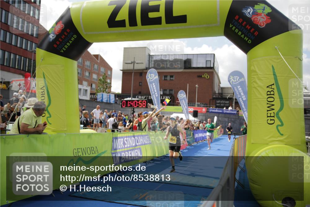 10.08.2025 - GEWOBA Citytriathlon Bremen H.Heesch http://msf.ph/oto/8538813 10.08.2025 11:44:35 Ziel 454 meine-sportfotos.de