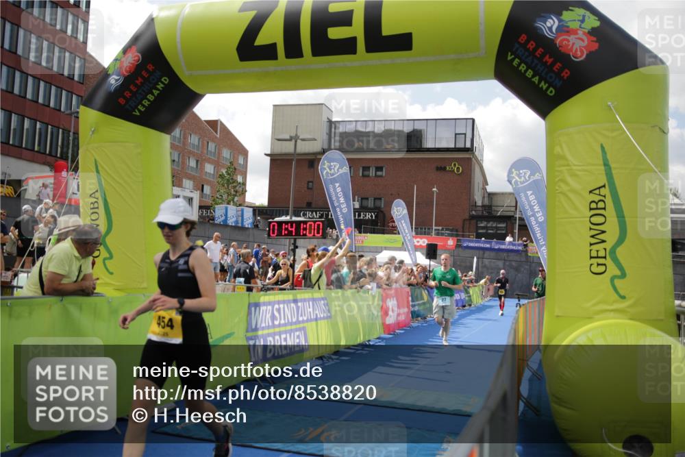 10.08.2025 - GEWOBA Citytriathlon Bremen H.Heesch http://msf.ph/oto/8538820 10.08.2025 11:44:37 Ziel 454 meine-sportfotos.de