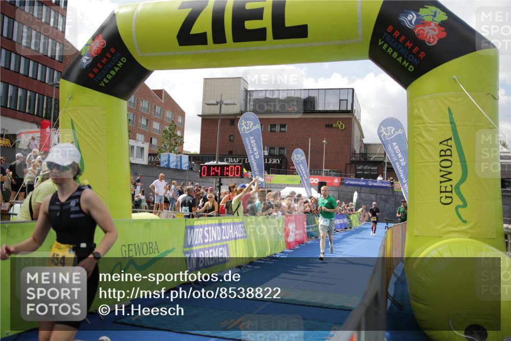 10.08.2025 - GEWOBA Citytriathlon Bremen H.Heesch http://msf.ph/oto/8538822 10.08.2025 11:44:37 Ziel 454 meine-sportfotos.de