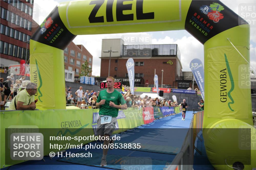 10.08.2025 - GEWOBA Citytriathlon Bremen H.Heesch http://msf.ph/oto/8538835 10.08.2025 11:44:39 Ziel 27, 454 meine-sportfotos.de