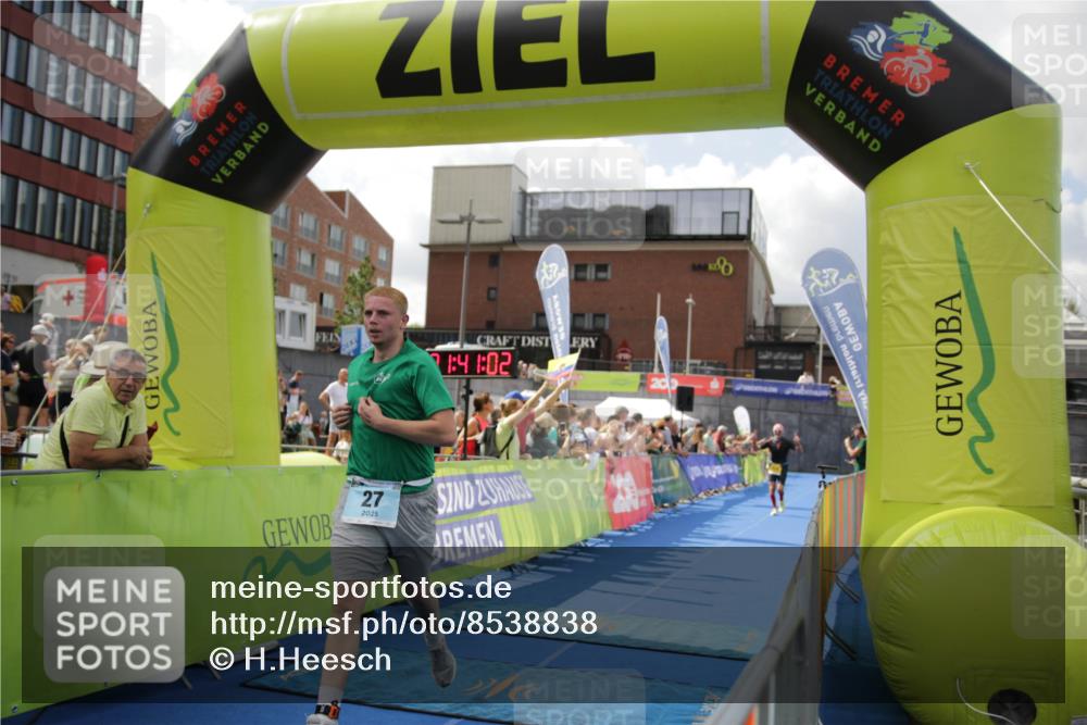10.08.2025 - GEWOBA Citytriathlon Bremen H.Heesch http://msf.ph/oto/8538838 10.08.2025 11:44:39 Ziel 27, 454 meine-sportfotos.de