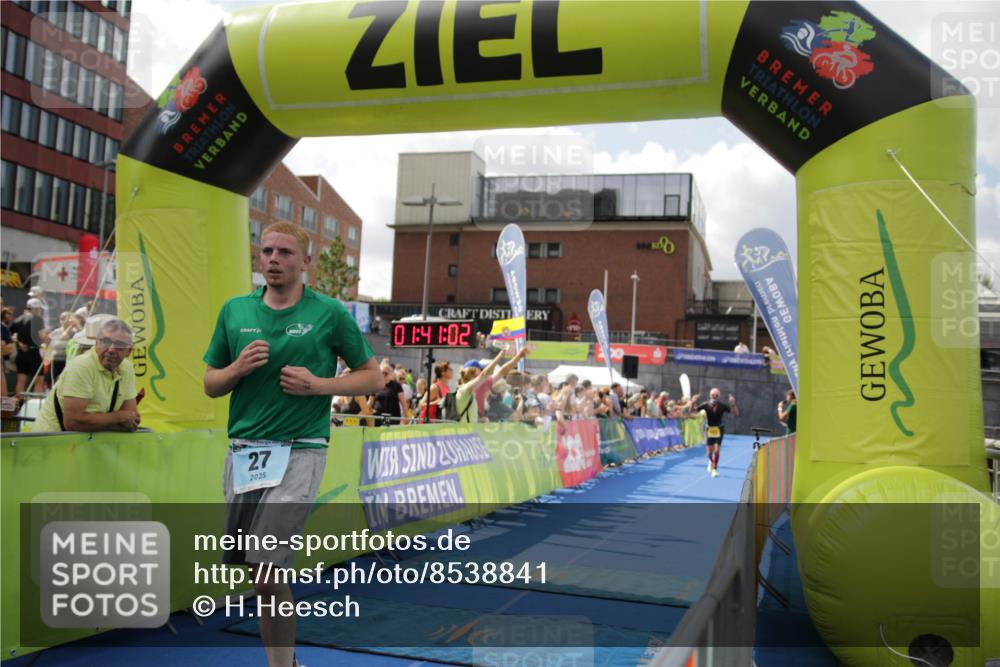 10.08.2025 - GEWOBA Citytriathlon Bremen H.Heesch http://msf.ph/oto/8538841 10.08.2025 11:44:40 Ziel 27, 454 meine-sportfotos.de