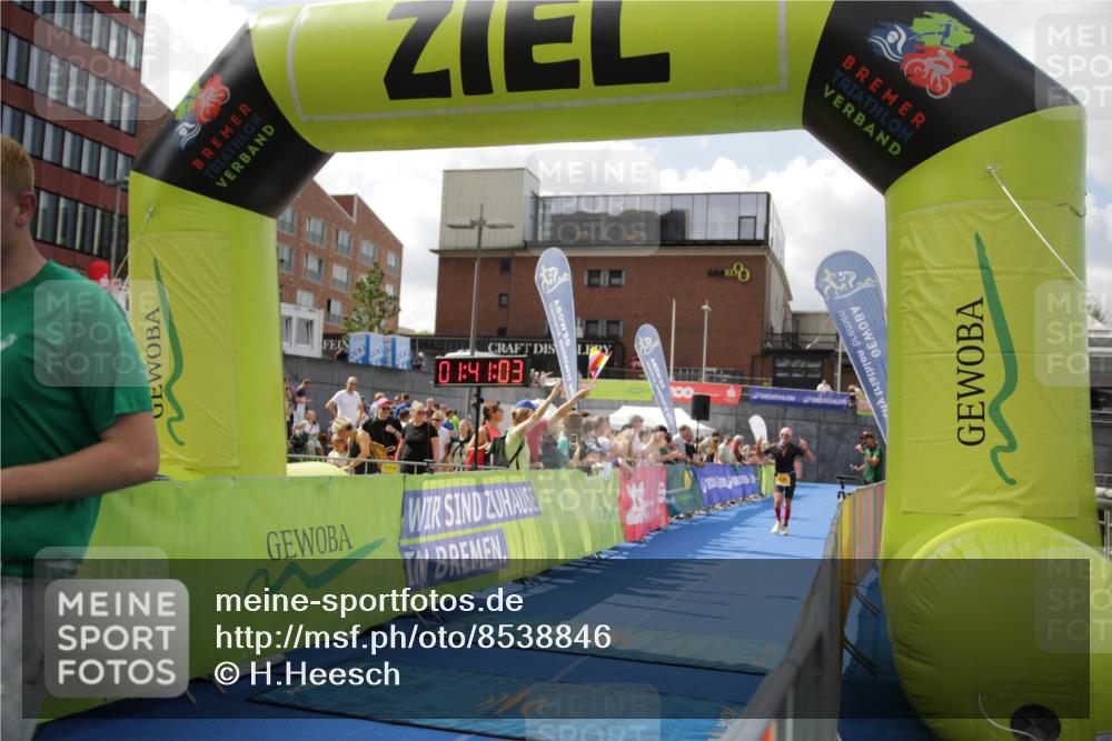 10.08.2025 - GEWOBA Citytriathlon Bremen H.Heesch http://msf.ph/oto/8538846 10.08.2025 11:44:40 Ziel 27, 454 meine-sportfotos.de