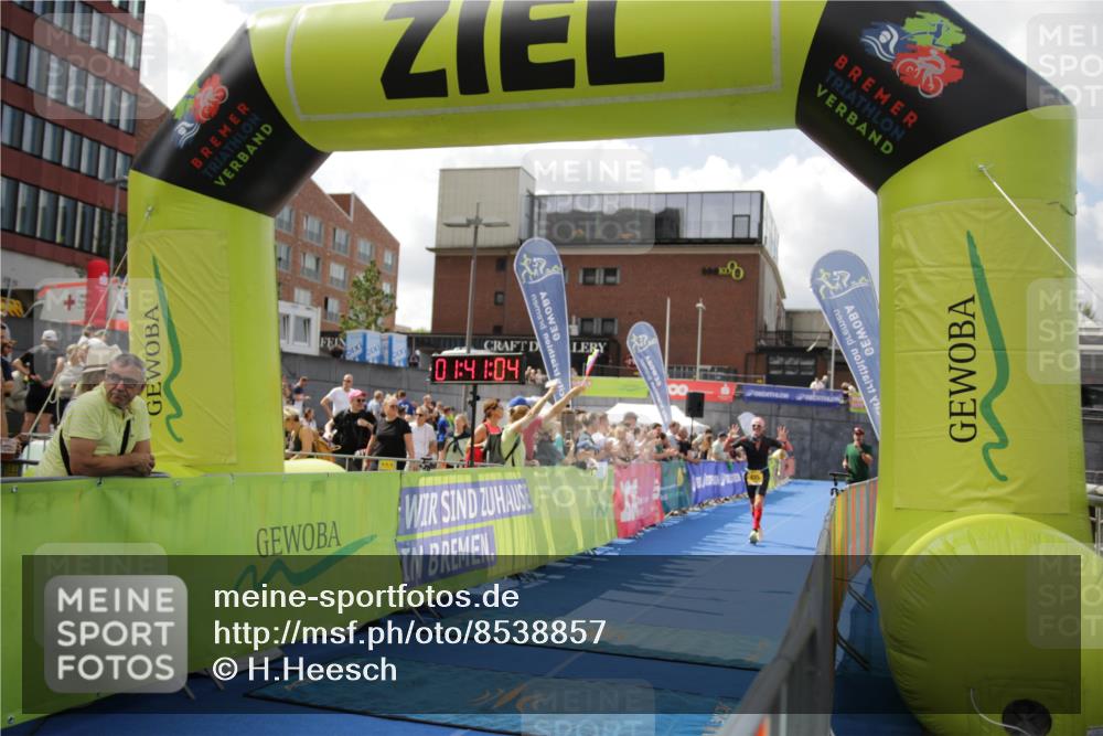 10.08.2025 - GEWOBA Citytriathlon Bremen H.Heesch http://msf.ph/oto/8538857 10.08.2025 11:44:41 Ziel 27, 454 meine-sportfotos.de