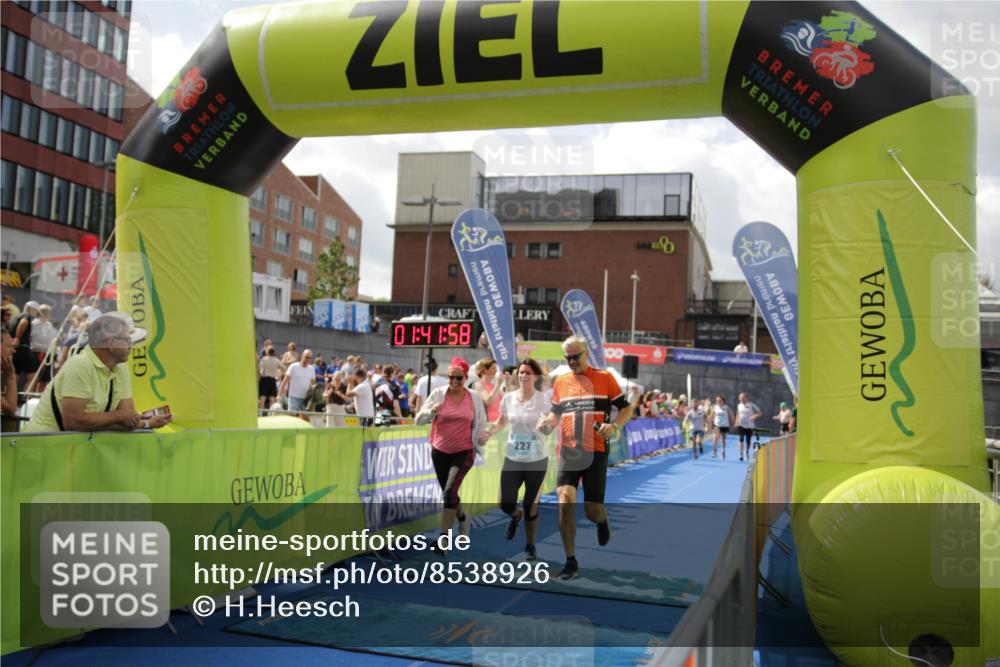 10.08.2025 - GEWOBA Citytriathlon Bremen H.Heesch http://msf.ph/oto/8538926 10.08.2025 11:45:35 Ziel 227 meine-sportfotos.de