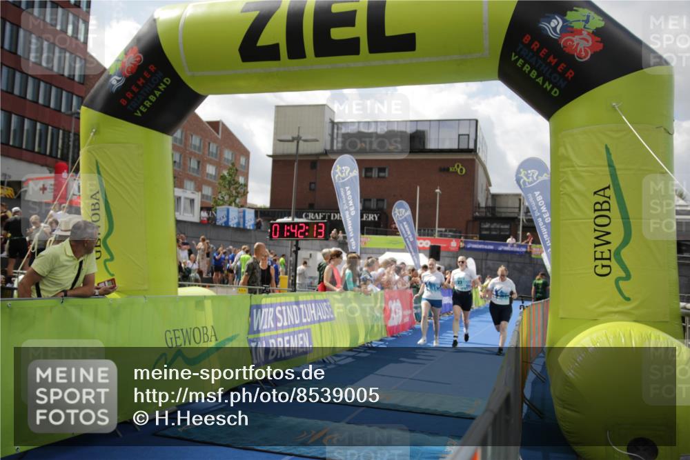 10.08.2025 - GEWOBA Citytriathlon Bremen H.Heesch http://msf.ph/oto/8539005 10.08.2025 11:45:50 Ziel 39, 221 meine-sportfotos.de