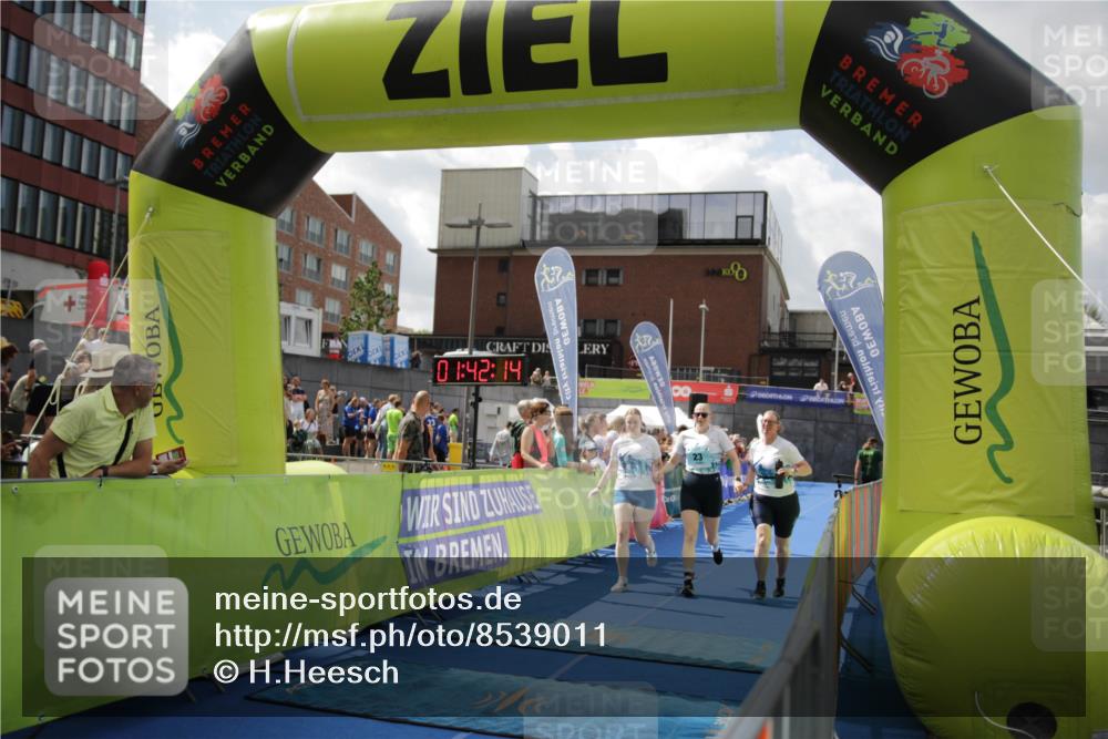 10.08.2025 - GEWOBA Citytriathlon Bremen H.Heesch http://msf.ph/oto/8539011 10.08.2025 11:45:51 Ziel 39, 221 meine-sportfotos.de