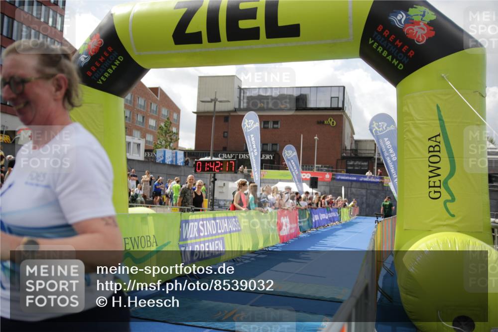 10.08.2025 - GEWOBA Citytriathlon Bremen H.Heesch http://msf.ph/oto/8539032 10.08.2025 11:45:54 Ziel 23, 221 meine-sportfotos.de