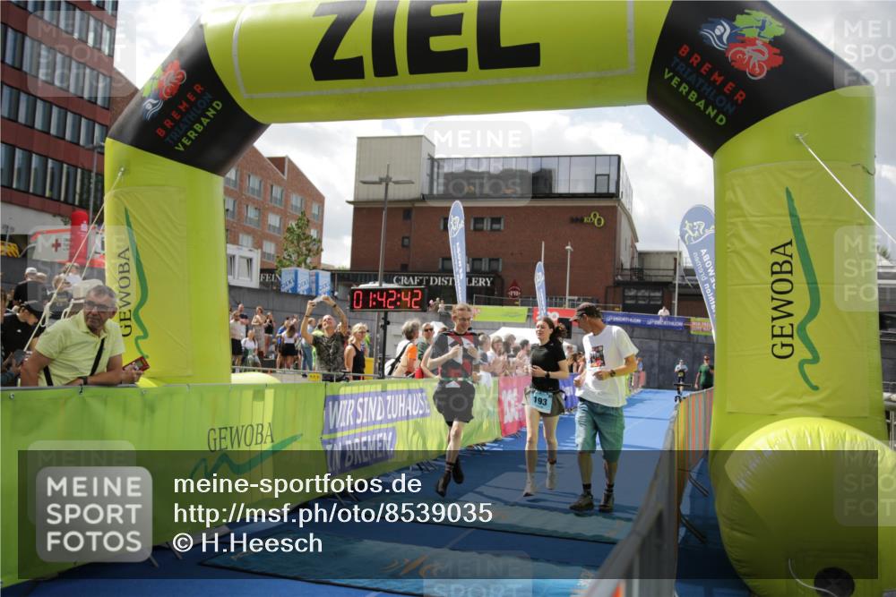 10.08.2025 - GEWOBA Citytriathlon Bremen H.Heesch http://msf.ph/oto/8539035 10.08.2025 11:46:19 Ziel 193 meine-sportfotos.de