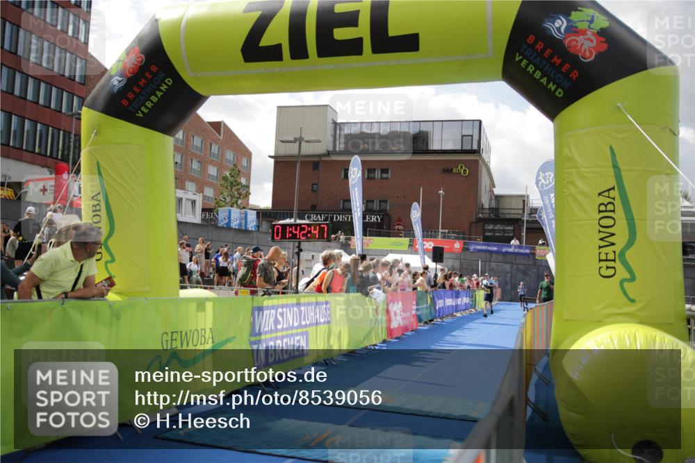 10.08.2025 - GEWOBA Citytriathlon Bremen H.Heesch http://msf.ph/oto/8539056 10.08.2025 11:46:24 Ziel 193 meine-sportfotos.de